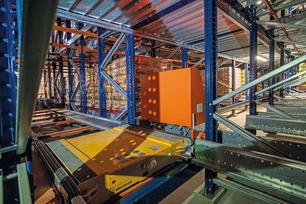 Système de stockage automatisé équipé d’une navette Pallet Shuttle