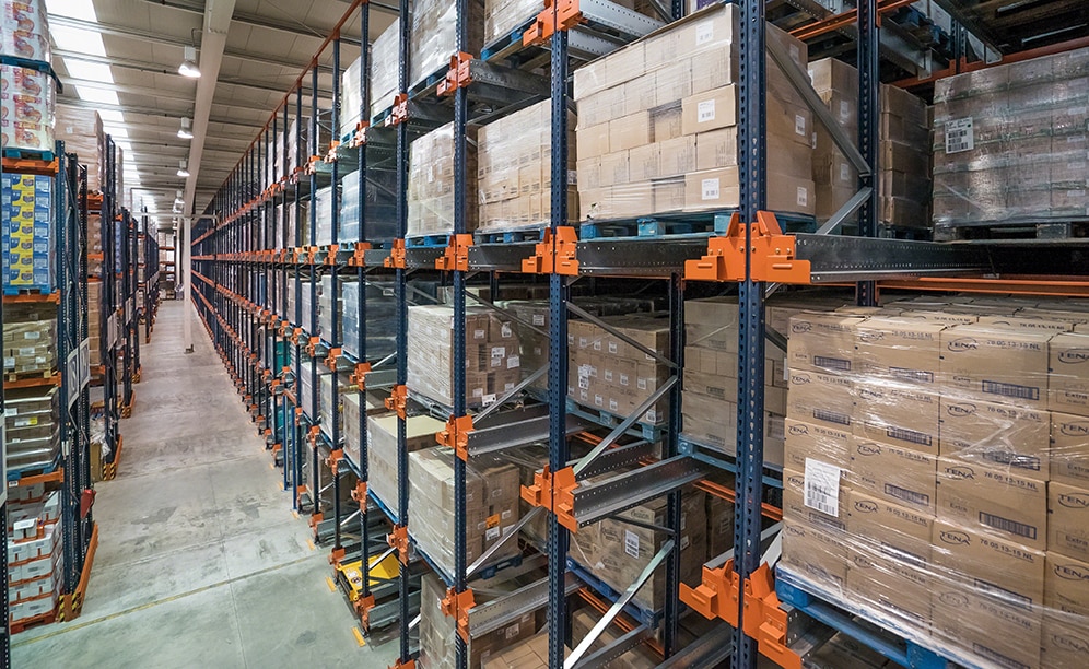 Comment stocker 1000 palettes supplémentaires sans augmenter l'espace de stockage ? Comment stocker 1000 palettes supplémentaires sans augmenter l'espace de stockage ?